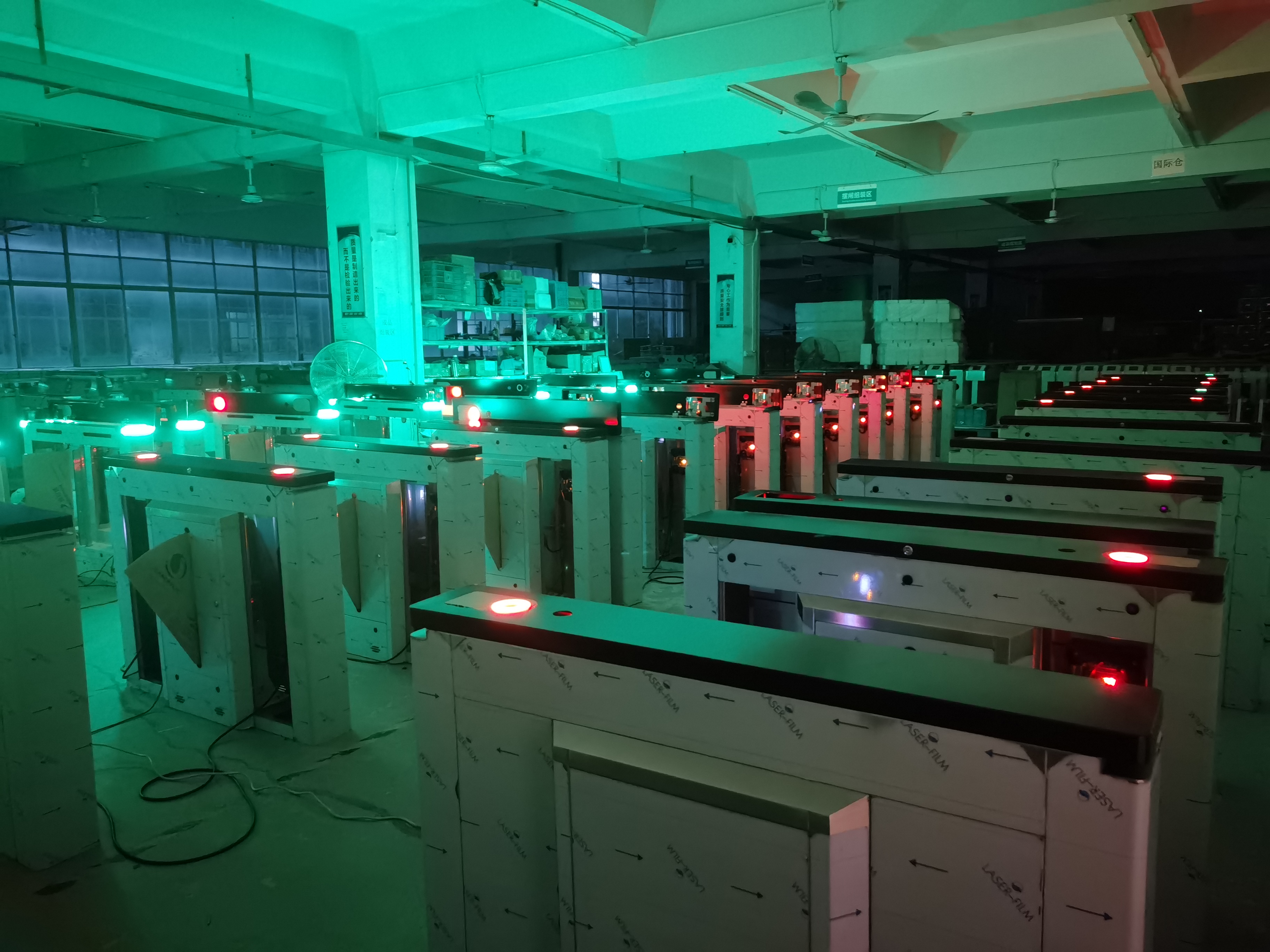 翼闸测试老化现场